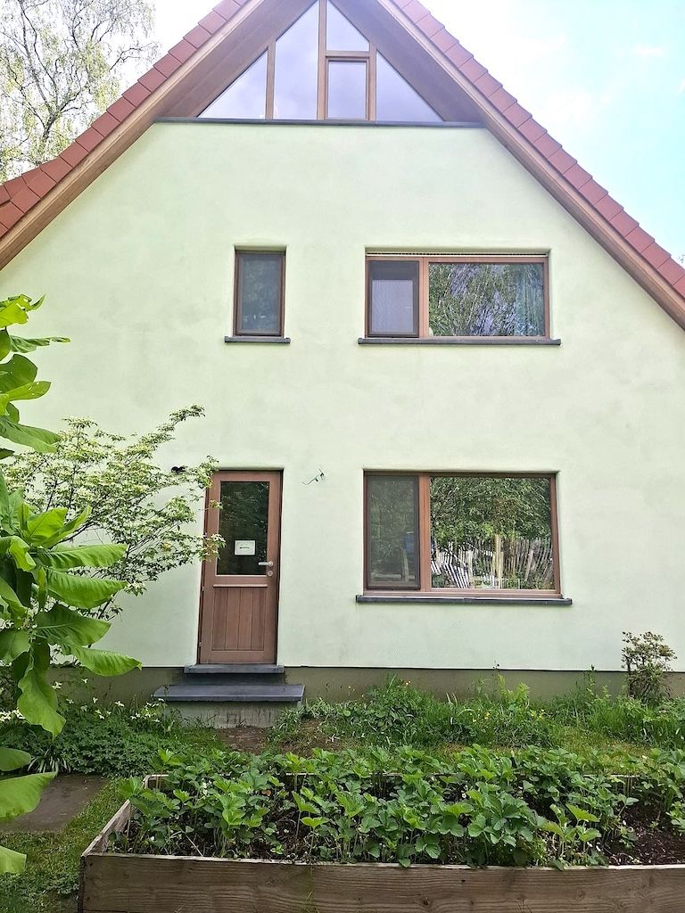 Ecologische woning met houtskelet en leembezetting